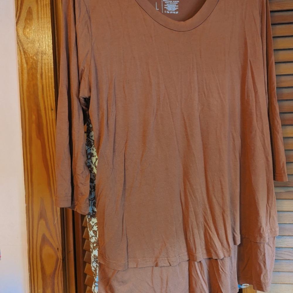 Latched Mama nursing top